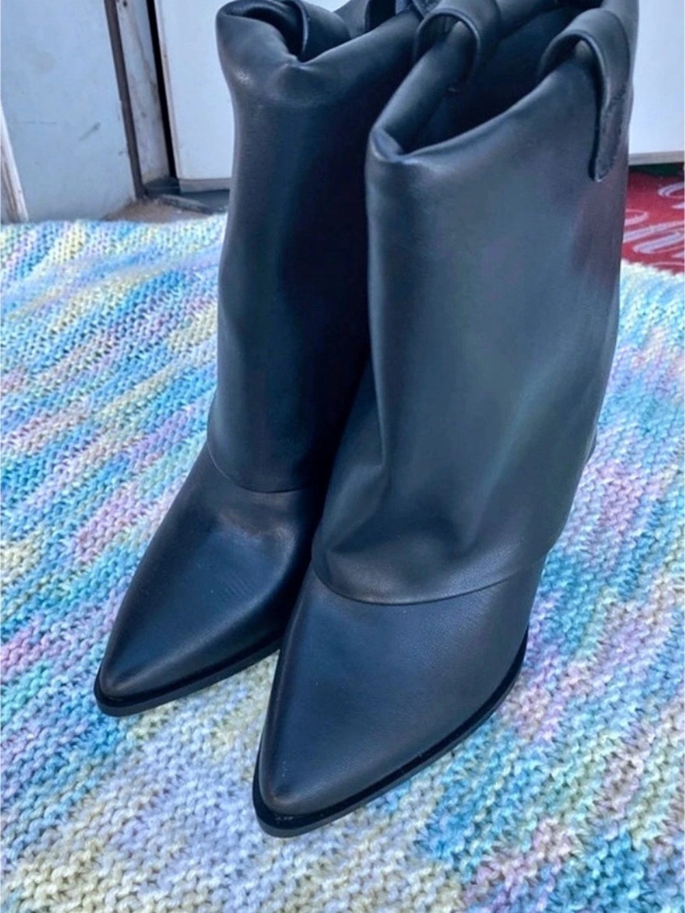 Pointed Toe Heeled Boots in Black US 5.5